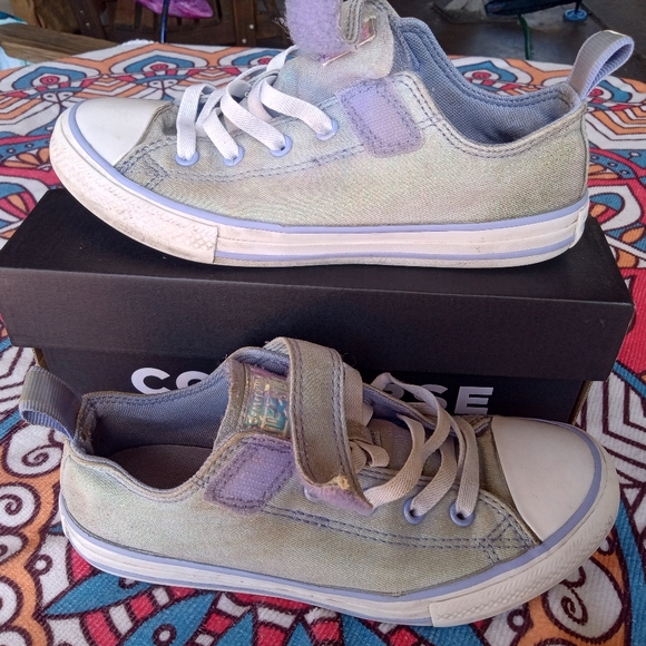 Converse - Picture 1 of 3